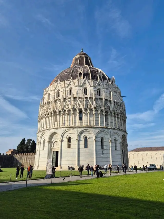 The largest baptistery in Italy: San Giovanni Baptistery