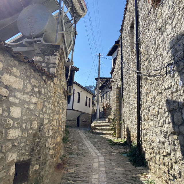 【まるで鍵盤】千の窓と言われる街に行ってきた🇦🇱