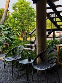 คาเฟ่ลับในจันทนิมิต "เรือนเล็ก"