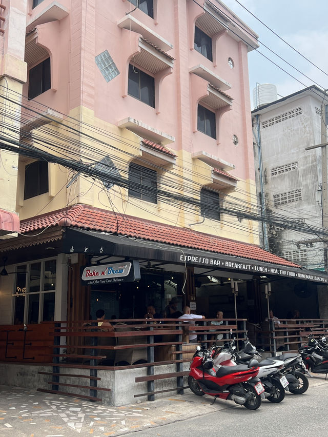 Bake n’Brew 🍞🥓 ร้านอาหารเช้าพัทยาที่ดีที่สุด