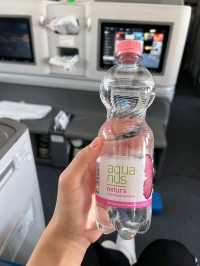 디테일이 살아있는 기내 음료 서비스