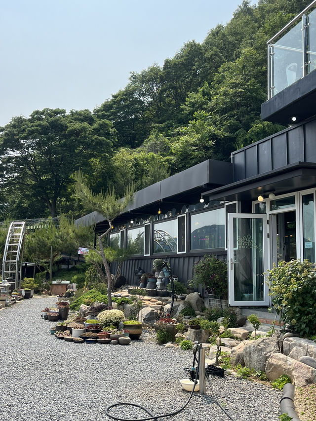 단양의 뷰를 내려다 볼 수 있는 카페