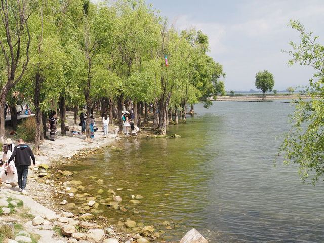 🌊✨ Erhai Lake – A Must-Visit Gem in Dali, Yunnan! ✨🌊