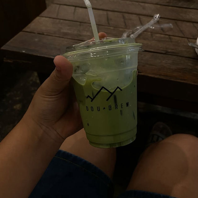 Dou Brew Coffee & Craft คาเฟ่ในเมืองเก่าภูเก็ต ☕📸