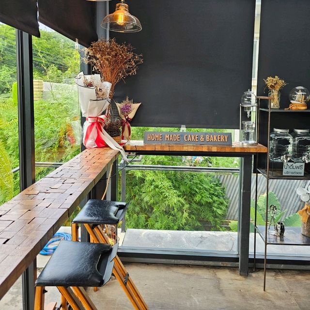 🧩เต็งหนามคอฟฟี่ คาเฟ่ชิคๆ ที่พิษณุโลก🧩