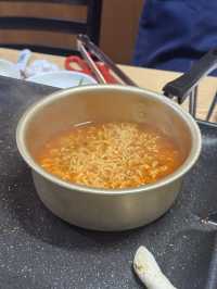 셀프 라면을 무제한으로 먹을 수 있는 막창 맛집 🐷