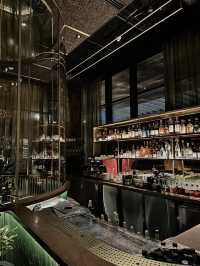 คลับร้านอาหารรวมอยู่ในที่เดียวในดูใบ