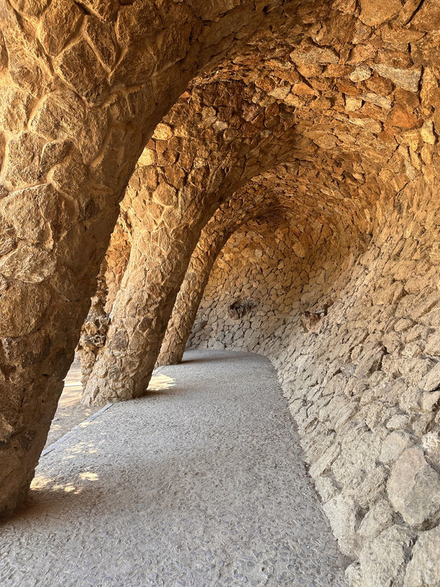  【グエル公園（Park Güell）｜ガウディの夢が息づく“自然と芸術の庭”】