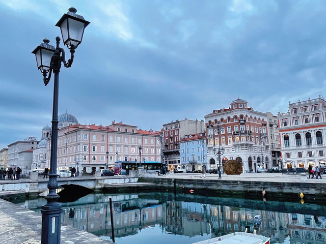 Trieste: Italy's Unique Border City – A Solo Traveler's Paradise! 🇮🇹🇦🇹