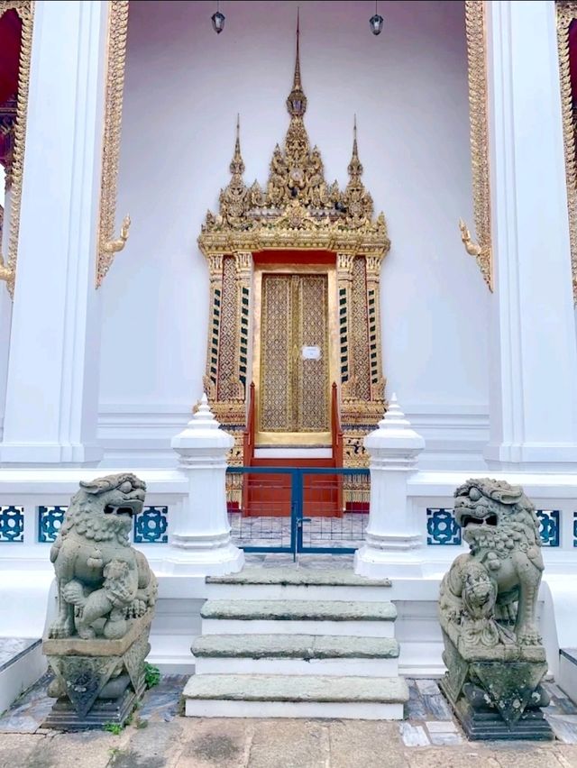 วัดอนงคารามวรวิหาร พระพุทธรูปปางมารวิชัยพระจุลนาค