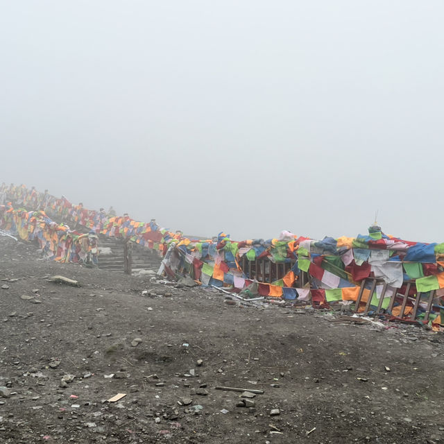  🌨 Zheduo Mountain — First Gateway to Tibet, Last Stop in Sichuan