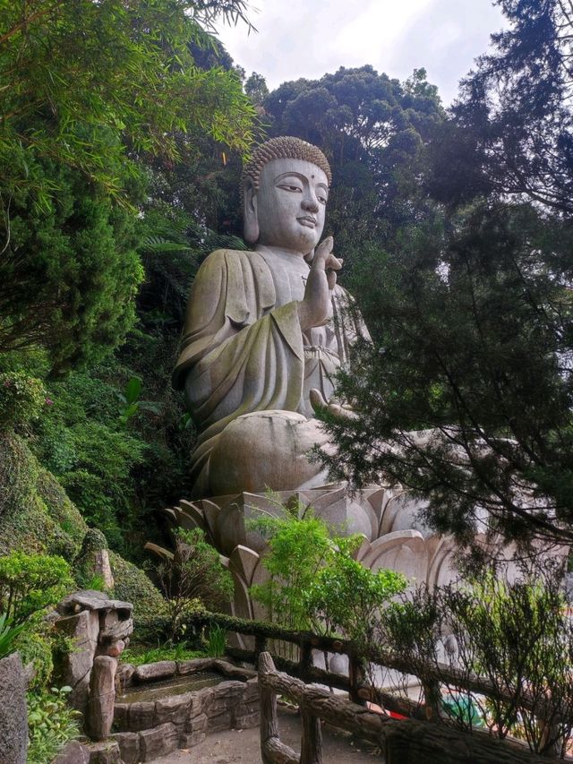 Chin Swee Caves Temple: A Misty Mountain Escape