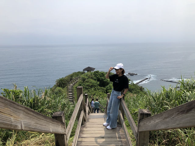 🌊 大石鼻山步道｜花蓮最美海堤木棧道，輕鬆登頂看海 