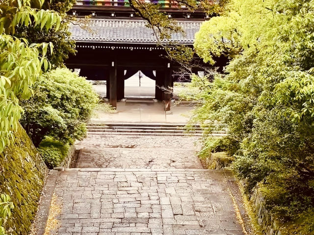 Step into Serenity: A Summer Visit to Kyoto’s Majestic Chion-in Temple