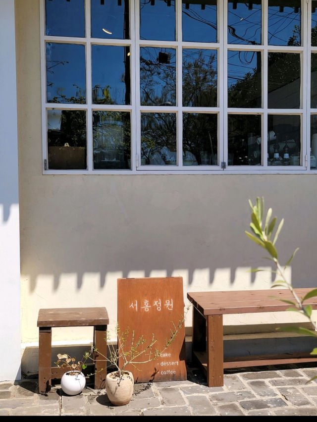 제주 서귀포 정원이 있는 카페
