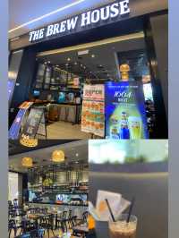 Lively casual dining spot in a mall