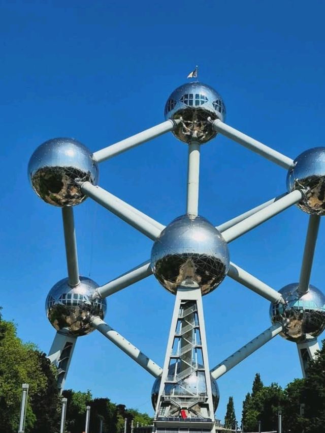 🔵⚪ Europe budget Trip;Discover the Atomium – Brussels' Futuristic Landmark! 🇧🇪