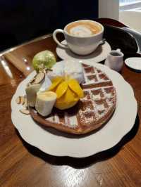 A Sunny Yellow Café and the Perfect Latte in Desaru