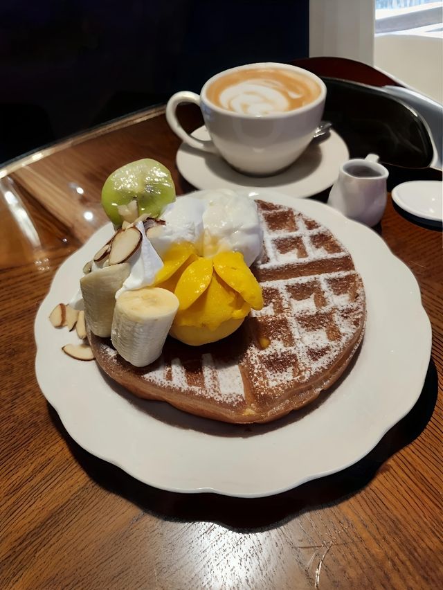 A Sunny Yellow Café and the Perfect Latte in Desaru
