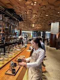 Starbucks ที่ใหญ่ที่สุดในเซี่ยงไฮ้