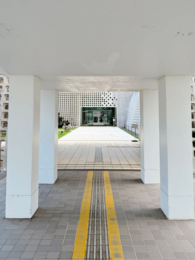 Okinawa Prefectural Museum & Art Museum – A Cultural Gateway to the Ryukyu Islands** 🏛️