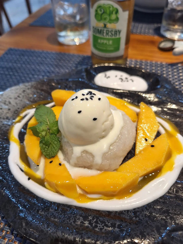 De’Sands Diaries: Santorini Vibes for Eat, Exhale, Enjoy!