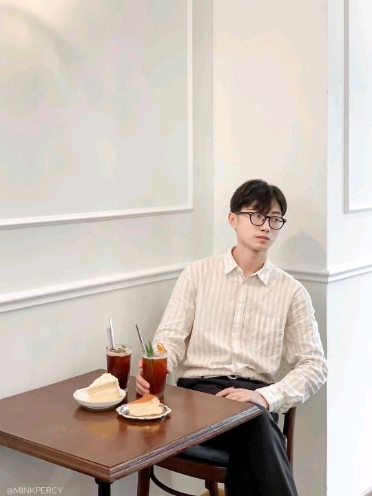 Longing Cafe Tea Room