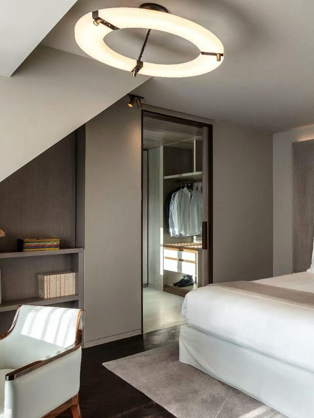 巴‮卢黎‬泰西亚‮华文‬东方酒店 (Mandarin Oriental Lutetia, Paris）