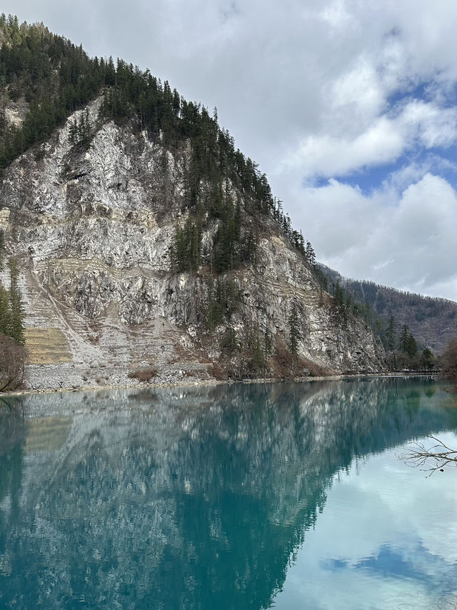 Aqua Terror: Jiuzhaigou’s Liquid Jade Insurgency