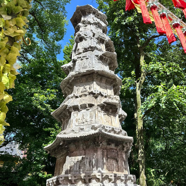 🕊️ Tranquility Amidst the Peaks — A Visit to 灵隐寺 (Lingyin Temple)
