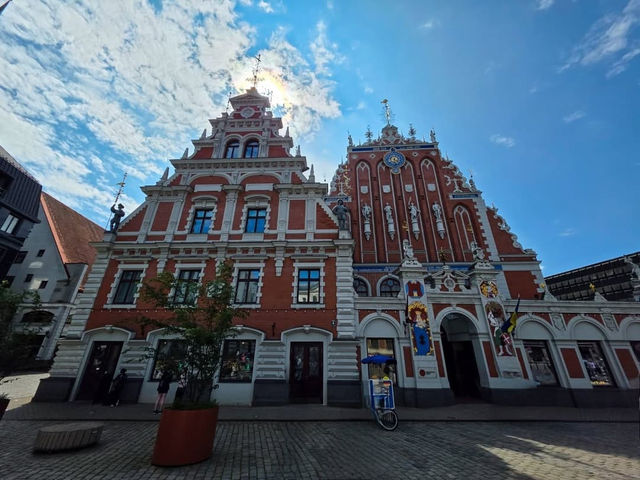 Discovering the Historic and Vibrant Streets of Riga
