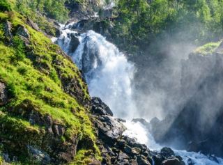 Odda Nearby Highlight: Låtefossen Waterfall