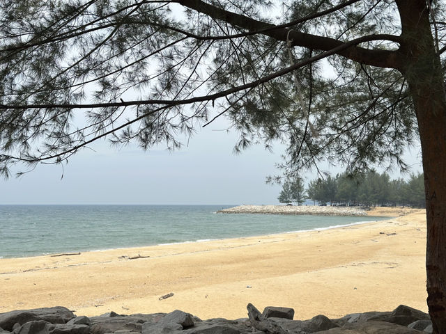 Pantai Teluk Lipat, Dungun – The Hidden Gem of Terengganu’s East Coast