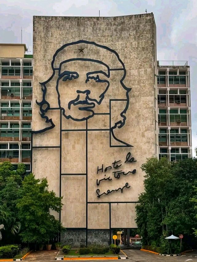 🌆 Old Havana – A Living Museum of History and Culture 🇨🇺