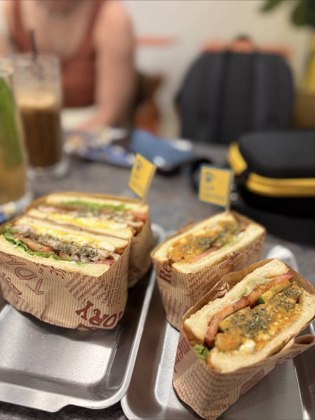 Cap Coffee Penang, Specialty Brews in a Stylish Corner