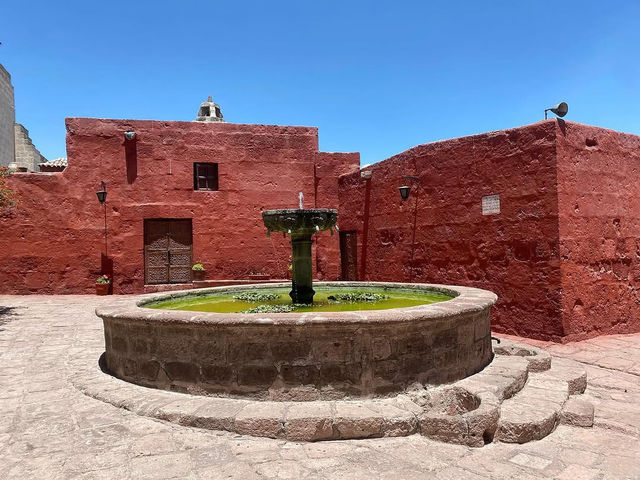 A Vibrant Oasis of History and Color A Vibrant Oasis of History and Color