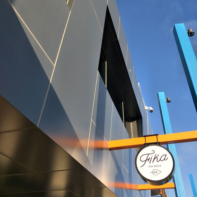 Fika on Brix: คาเฟ่ชิลพาเพื่อนสี่ขามานั่งได้