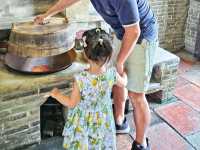 蹒跚小旅人的时空奇遇，在世界遗产碉楼与百年骑楼间，聆听华侨故事