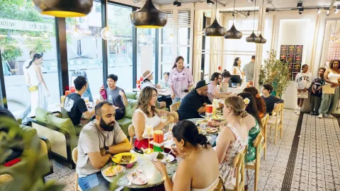 #grouptourvssolotrip 

xploring Pasadena? You can’t miss Old — traveler post in Pasadena