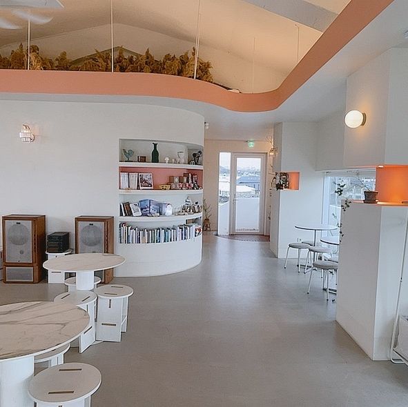 제주 구좌읍 바다를 마주한 감성카페“비수기애호가”