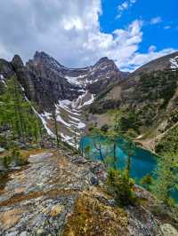 Chasing Glaciers and Dreams: My Unforgettable Lake Louise Adventure