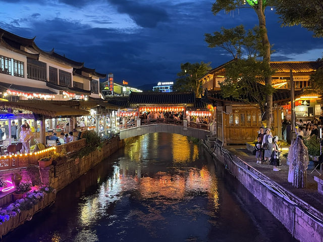 穿越時空的微醺夜晚－麗江古城酒吧街