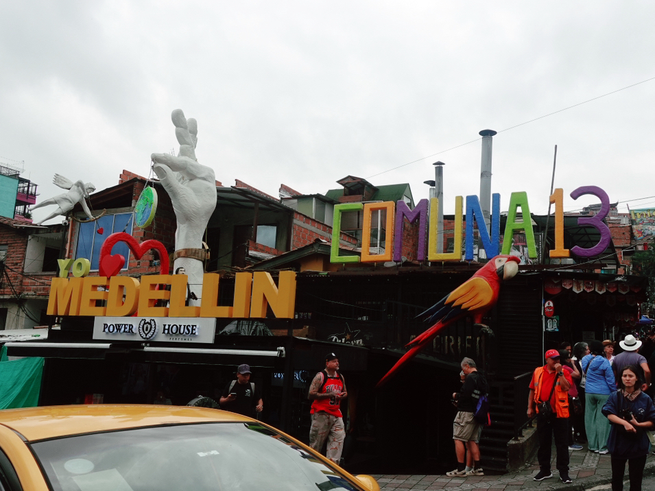 The world's most dangerous place in the past, Comuna 13