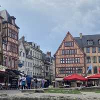 รูอ็อง (ฝรั่งเศส: Rouen)