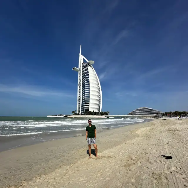 迪拜和阿布達比的炫目之旅：奢華、文化和探險 