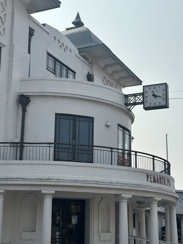 Penarth Pier, A Beautiful historical Seaside gem