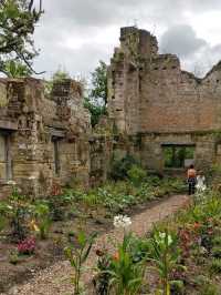 Autumn Enchantment: Scotney Castle's Fall Splendor!