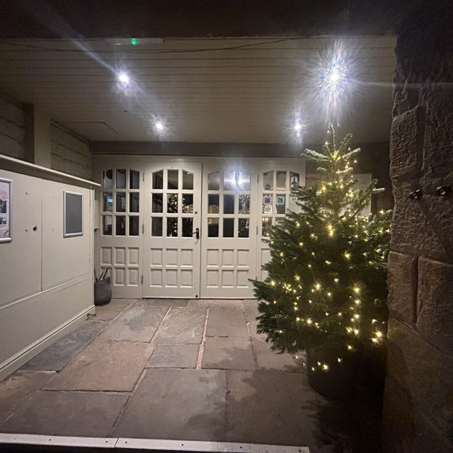 A pub at Christmas 
