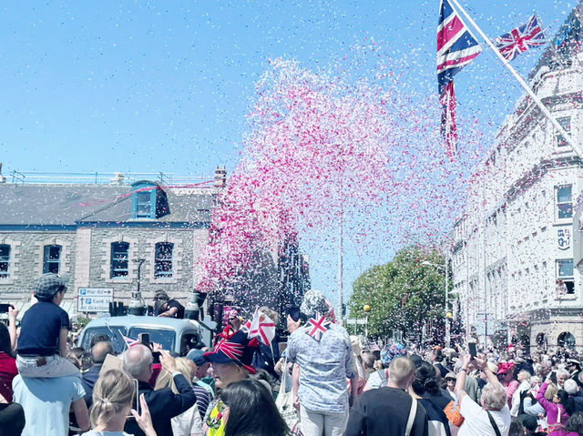 🇯🇪 Confetti, Sunshine & Celebration – 80 Years of Liberation 🎉