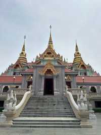 Stunning temple in Phrachuap Khiri Khan